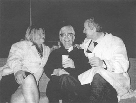 Safet Cisic sa Hadzijom Hadzibajramovic i Zlatkom Serdarevicem nakon predstave "Ja, Hamza", 1995. godine